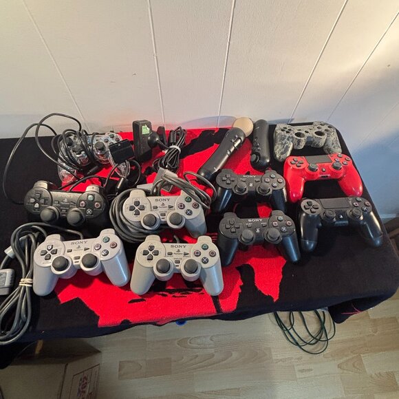 Sony Playstation Controller Lot. Untested. - Picture 1 of 12